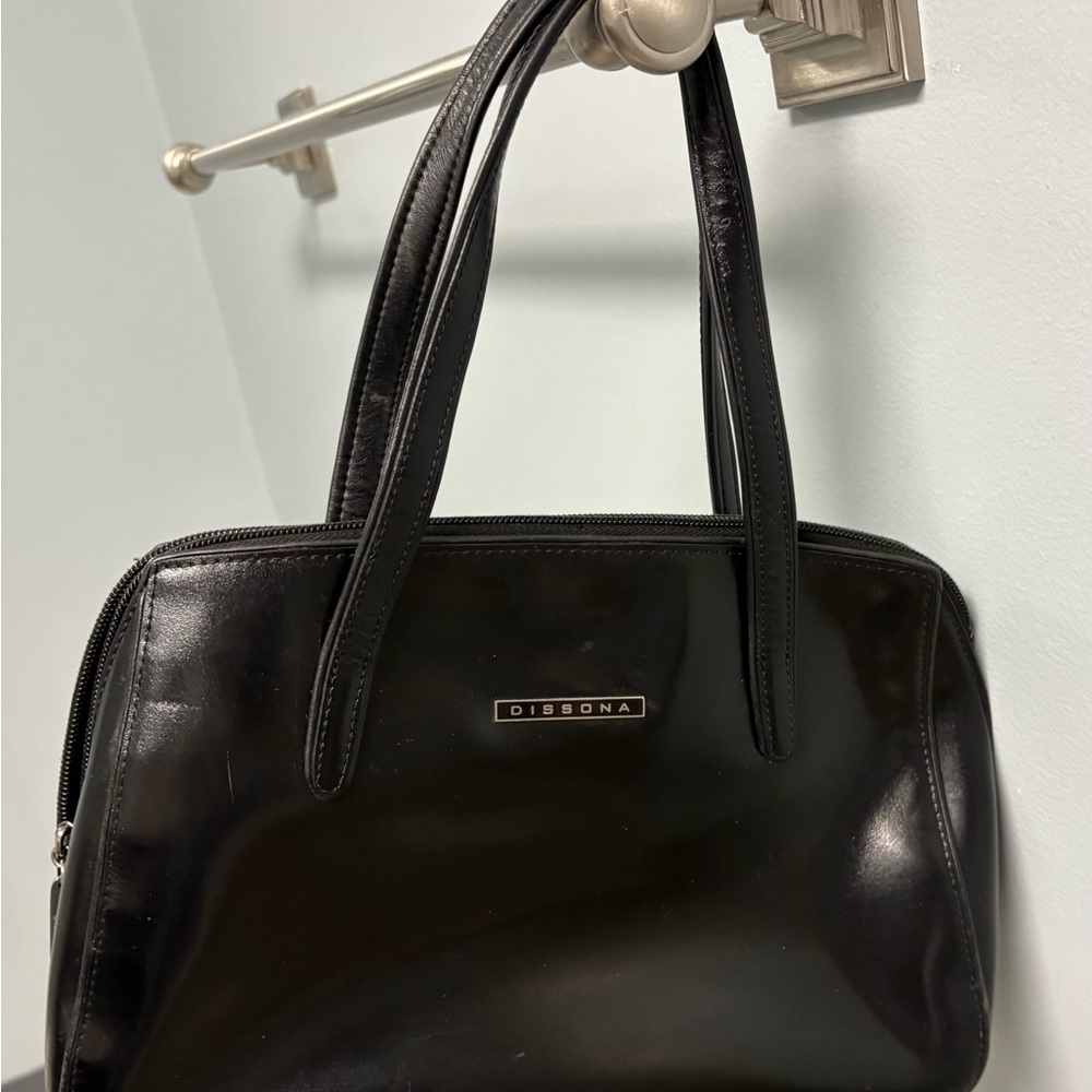 DISSONA Black Vintage Classic Leather Handbag with Dust Bag. 180 Zipper.